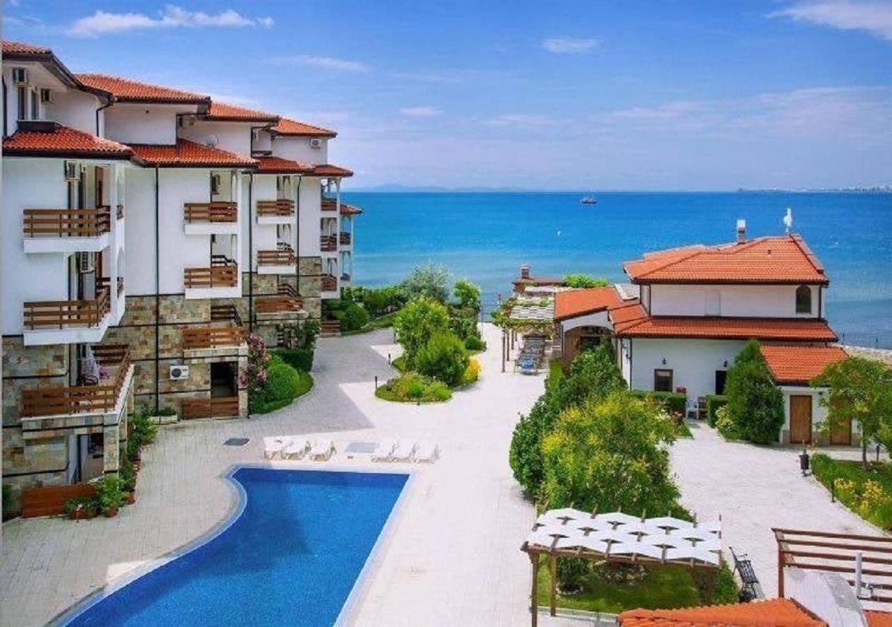 Robinson Beach Apartments Elenite Bagian luar foto