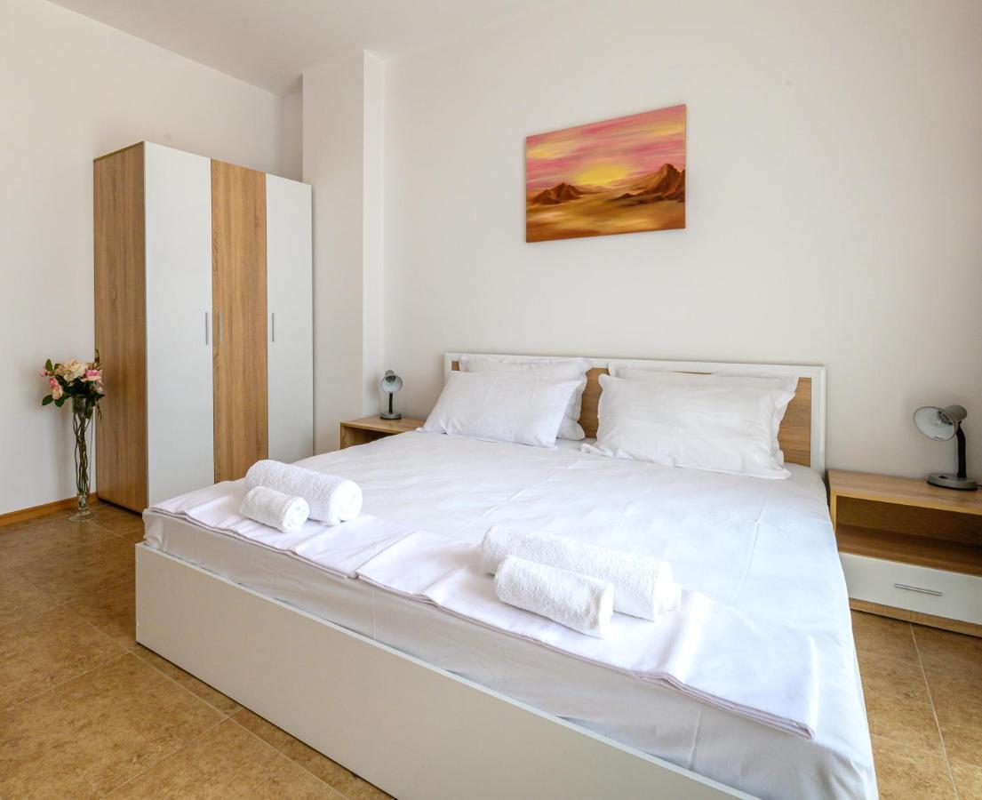 Robinson Beach Apartments Elenite Bagian luar foto