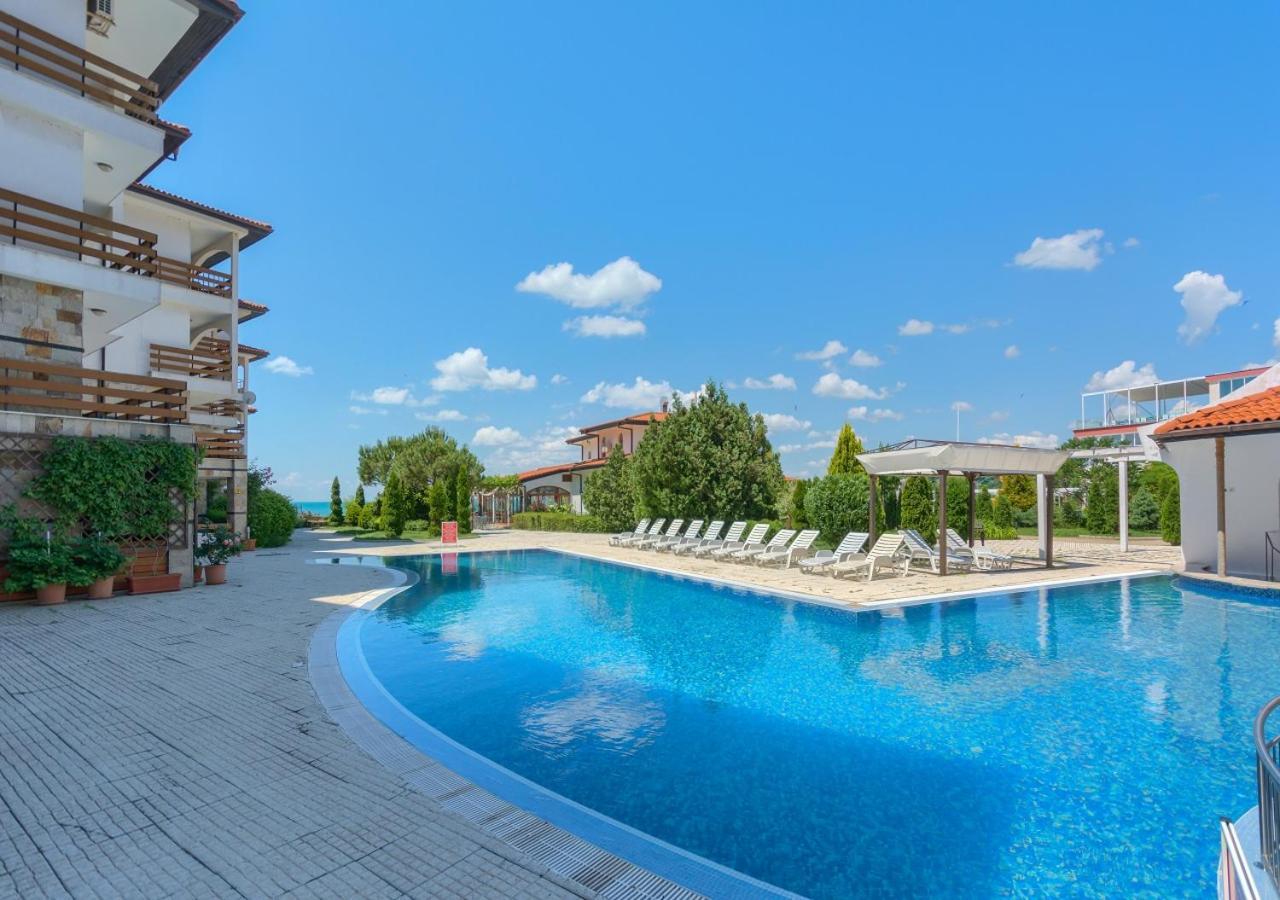 Robinson Beach Apartments Elenite Bagian luar foto