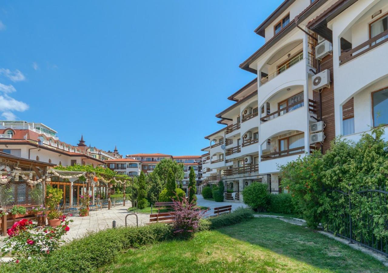 Robinson Beach Apartments Elenite Bagian luar foto