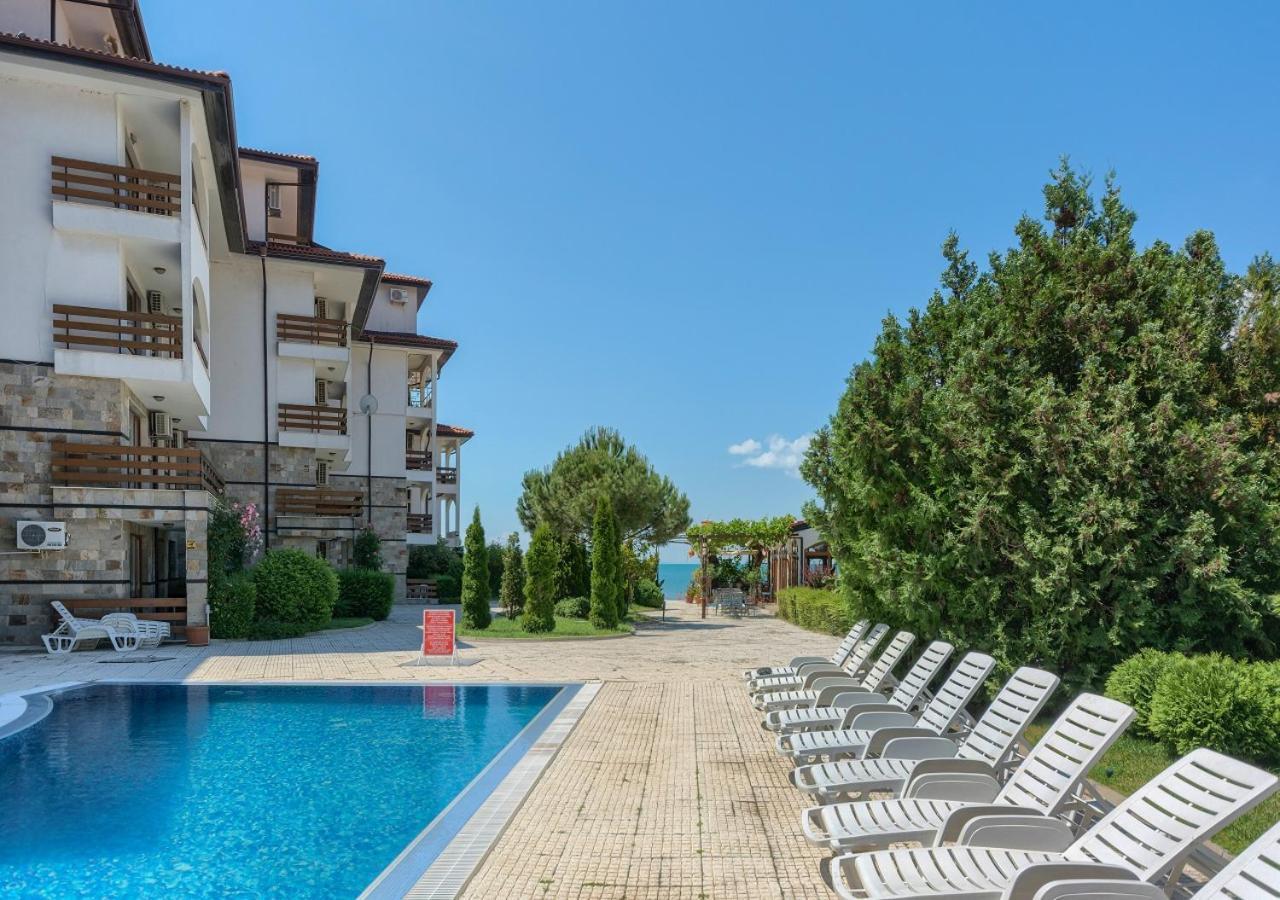 Robinson Beach Apartments Elenite Bagian luar foto