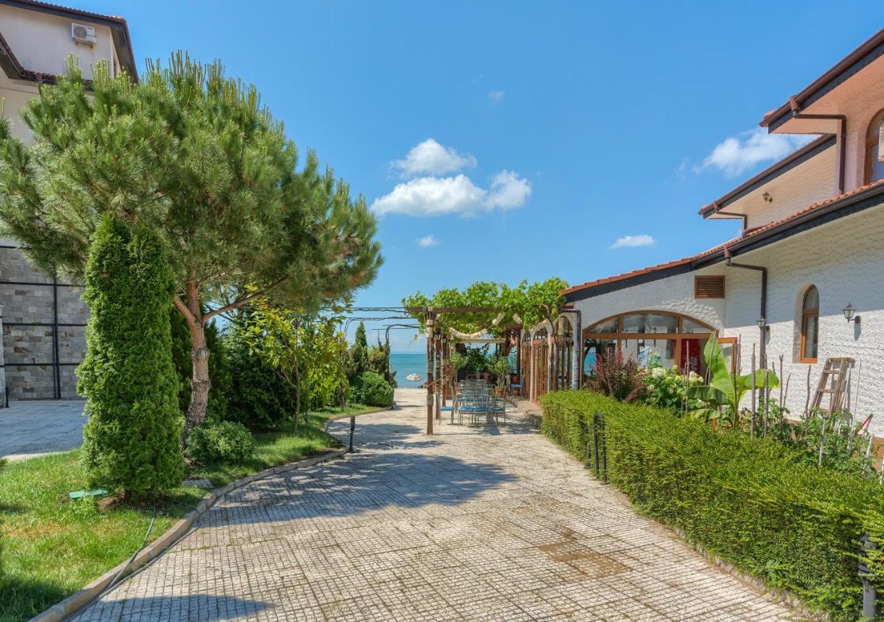 Robinson Beach Apartments Elenite Bagian luar foto
