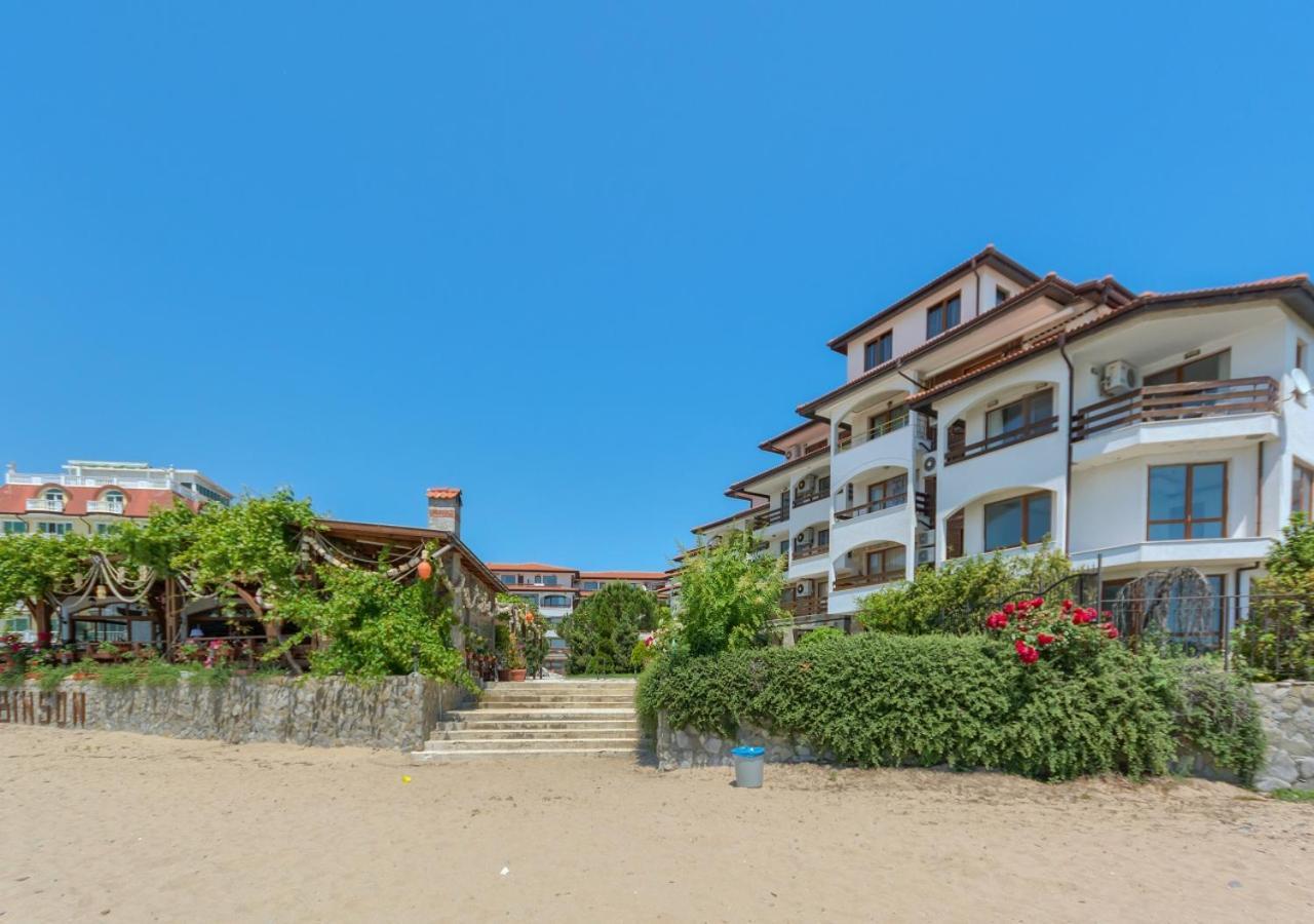 Robinson Beach Apartments Elenite Bagian luar foto