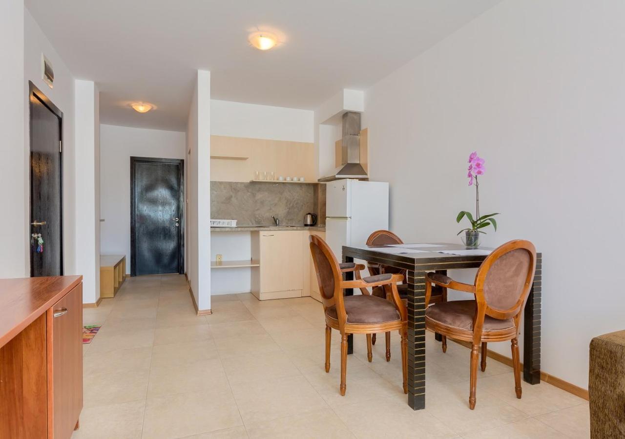 Robinson Beach Apartments Elenite Bagian luar foto
