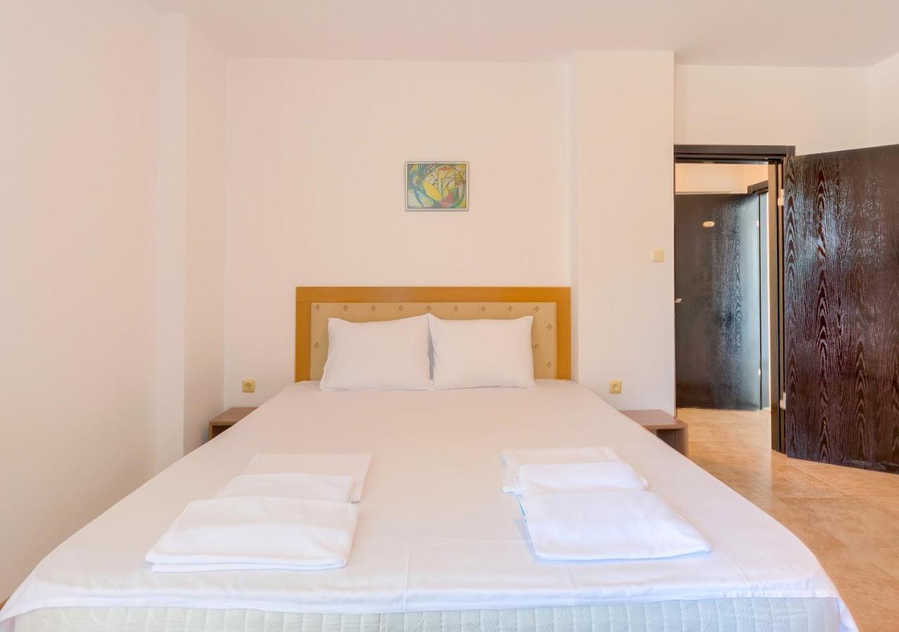 Robinson Beach Apartments Elenite Bagian luar foto
