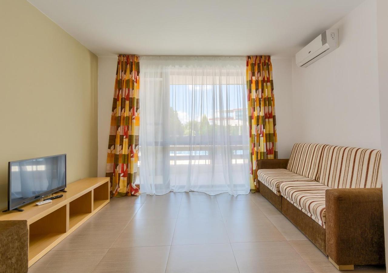 Robinson Beach Apartments Elenite Bagian luar foto