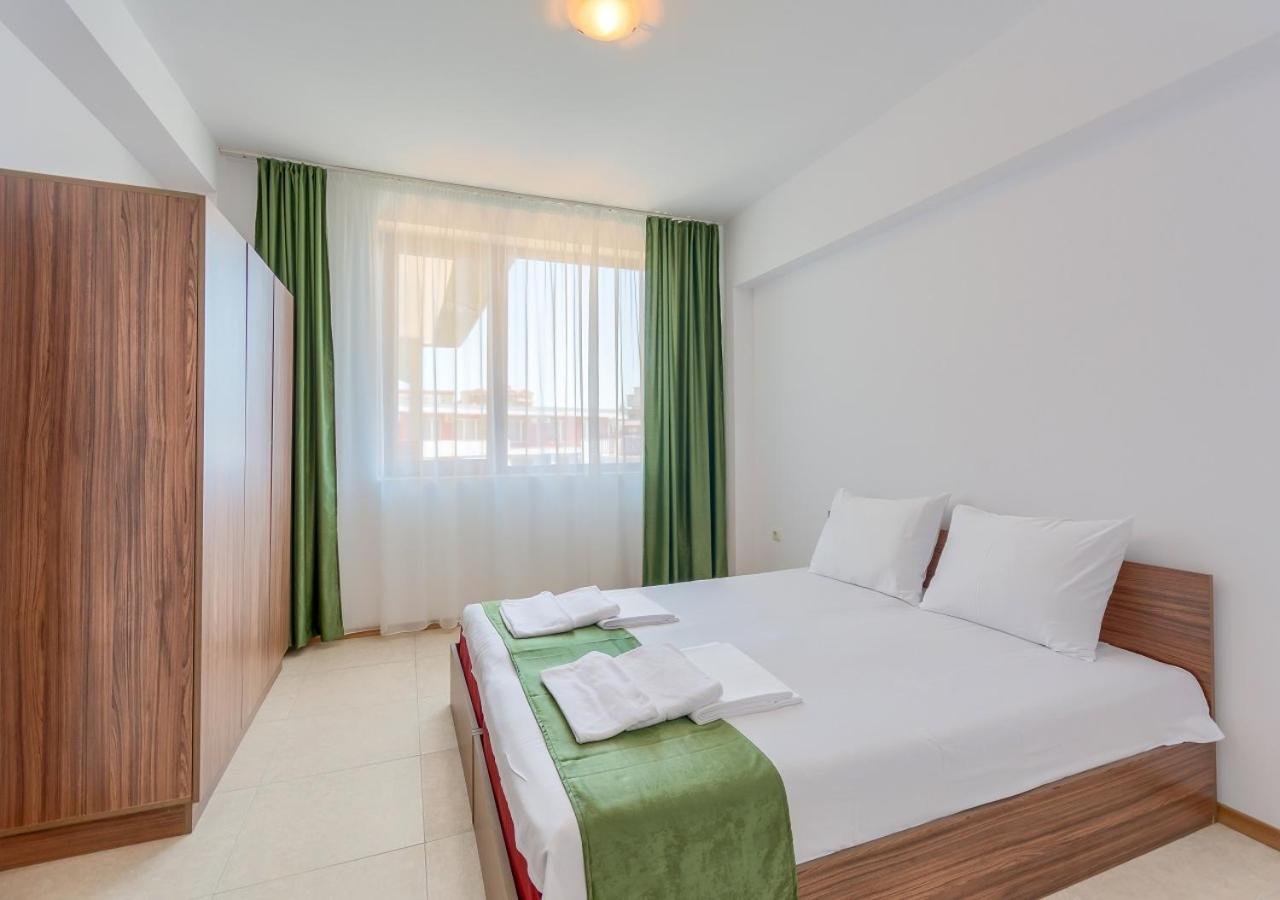 Robinson Beach Apartments Elenite Bagian luar foto