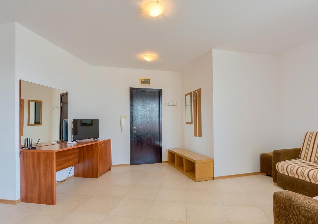 Robinson Beach Apartments Elenite Bagian luar foto