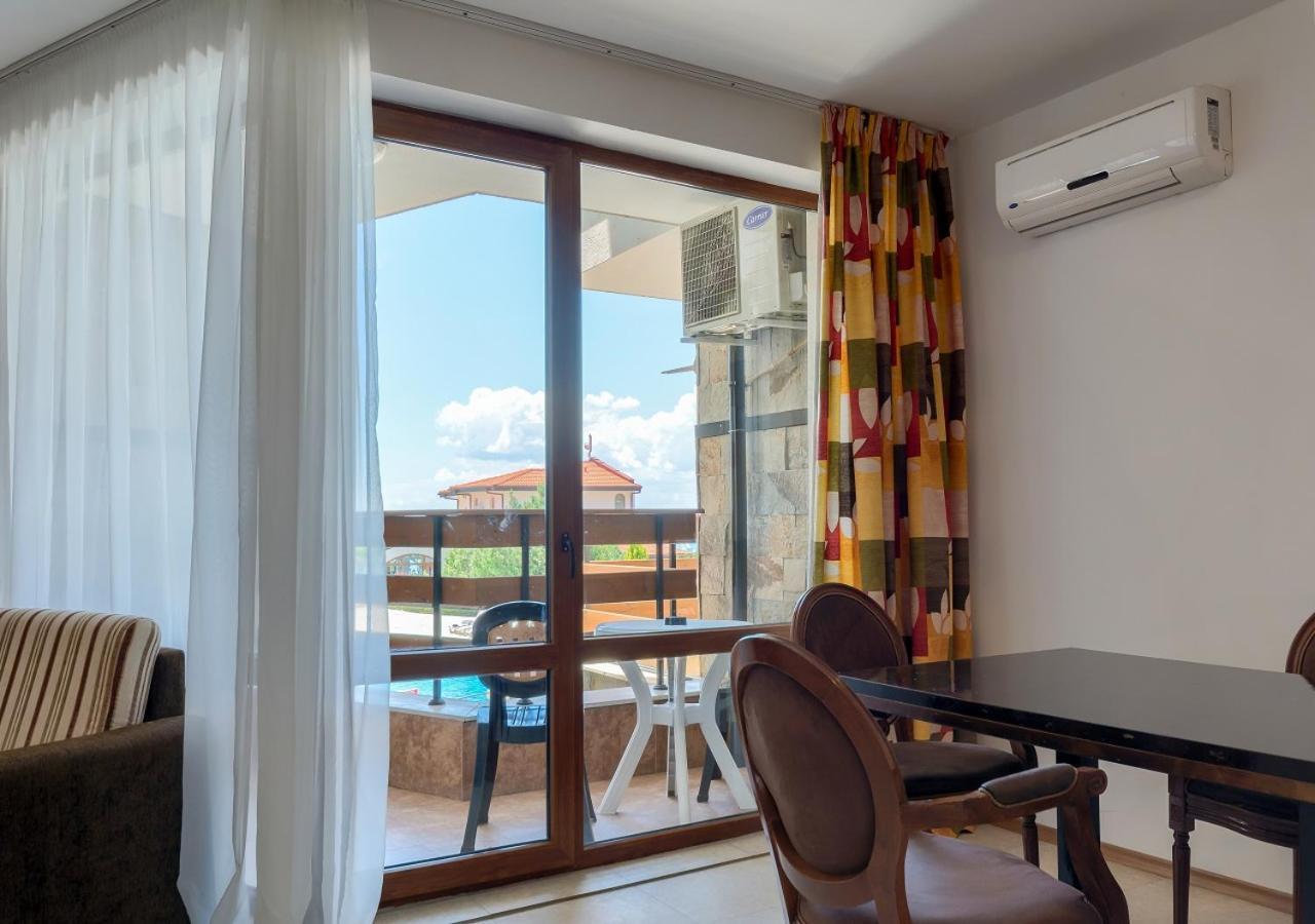 Robinson Beach Apartments Elenite Bagian luar foto