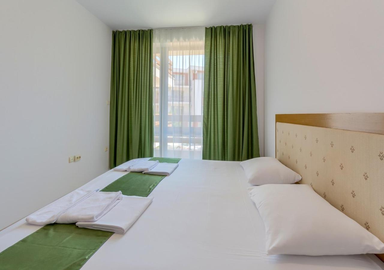Robinson Beach Apartments Elenite Bagian luar foto