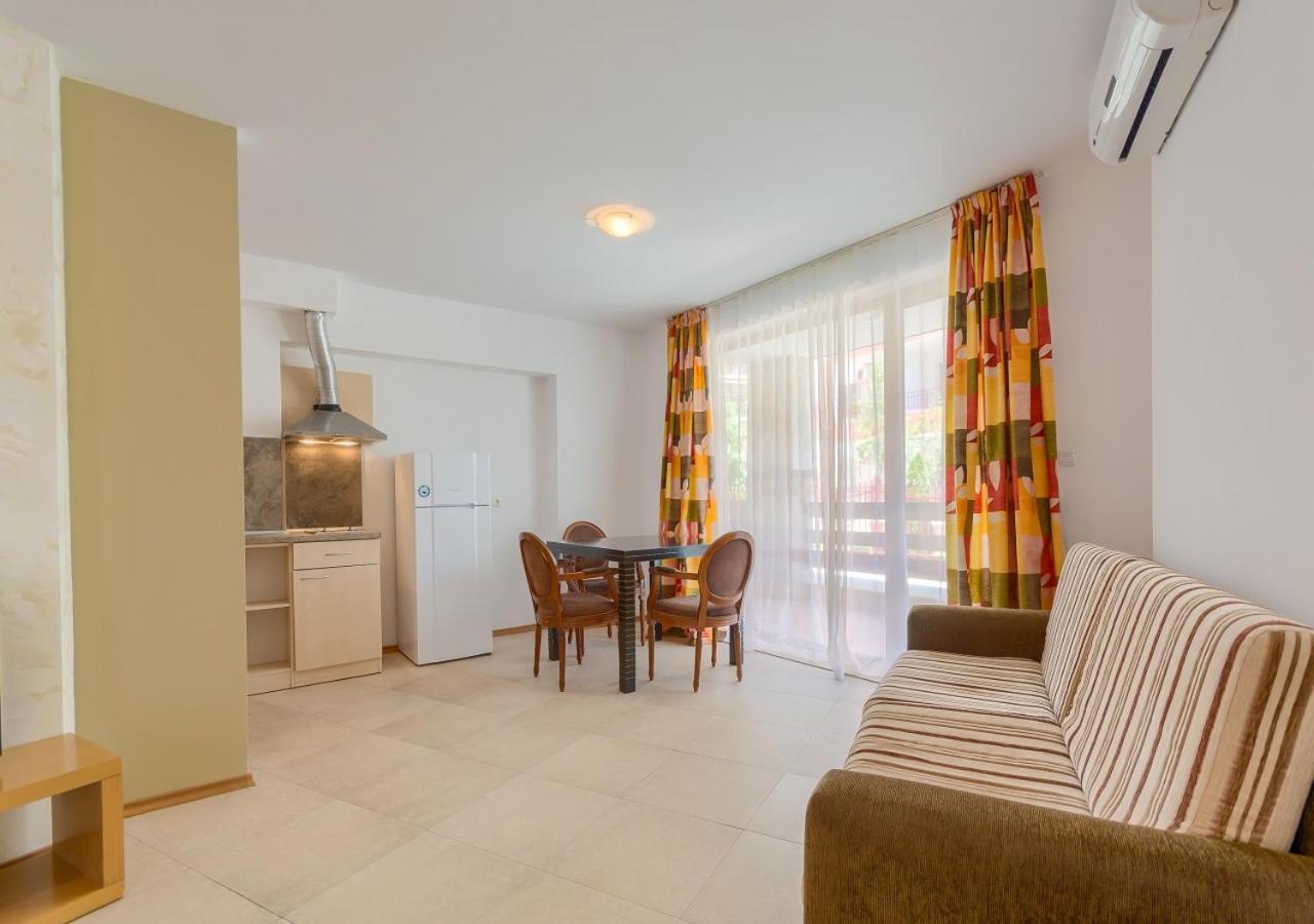 Robinson Beach Apartments Elenite Bagian luar foto