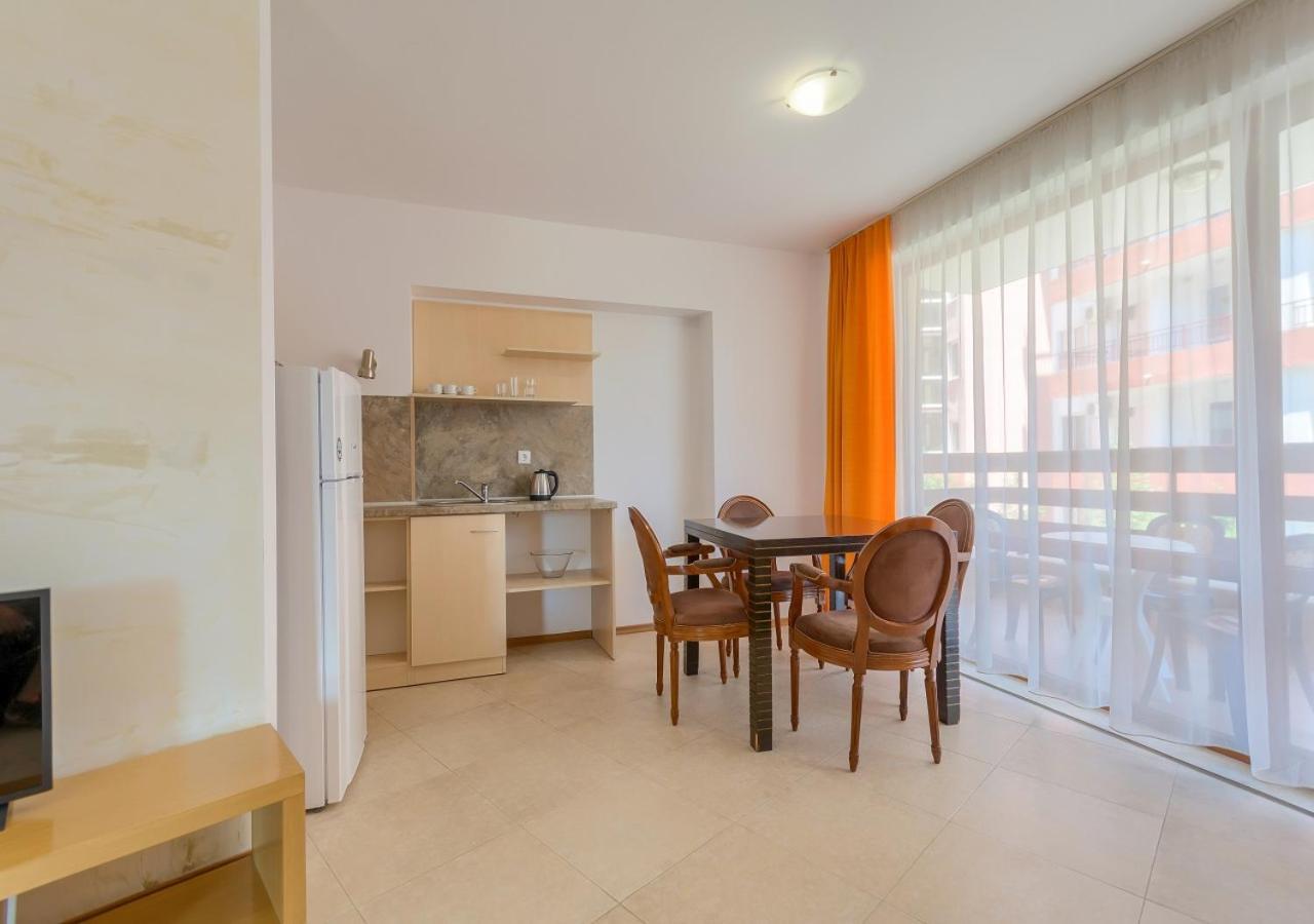 Robinson Beach Apartments Elenite Bagian luar foto