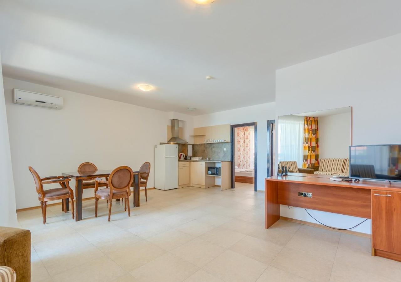 Robinson Beach Apartments Elenite Bagian luar foto